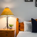 Convenient Village Location With Pool And Hot Tub
