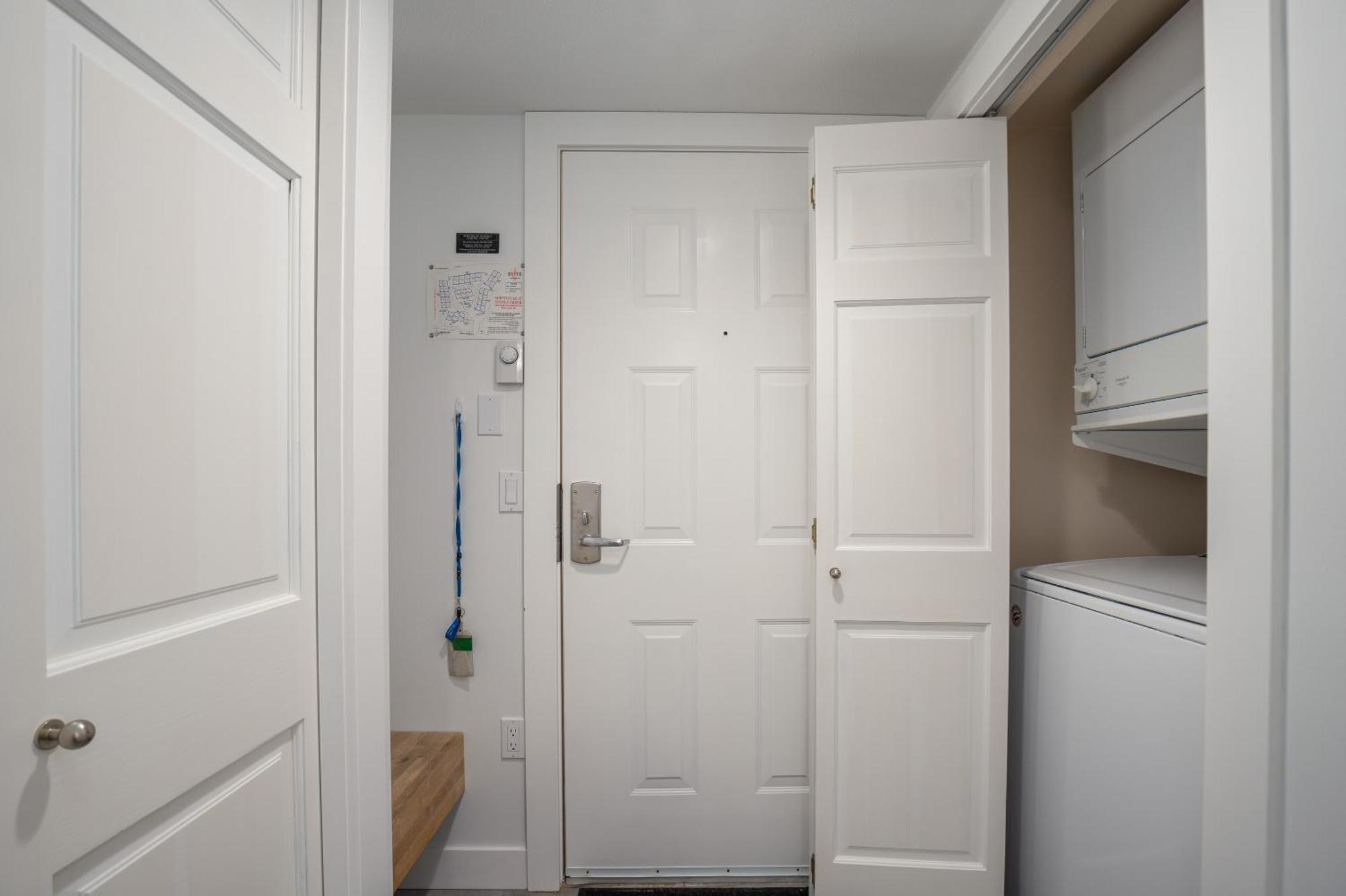 Holiday home Convenient Village Location With Pool And Hot Tub Whistler