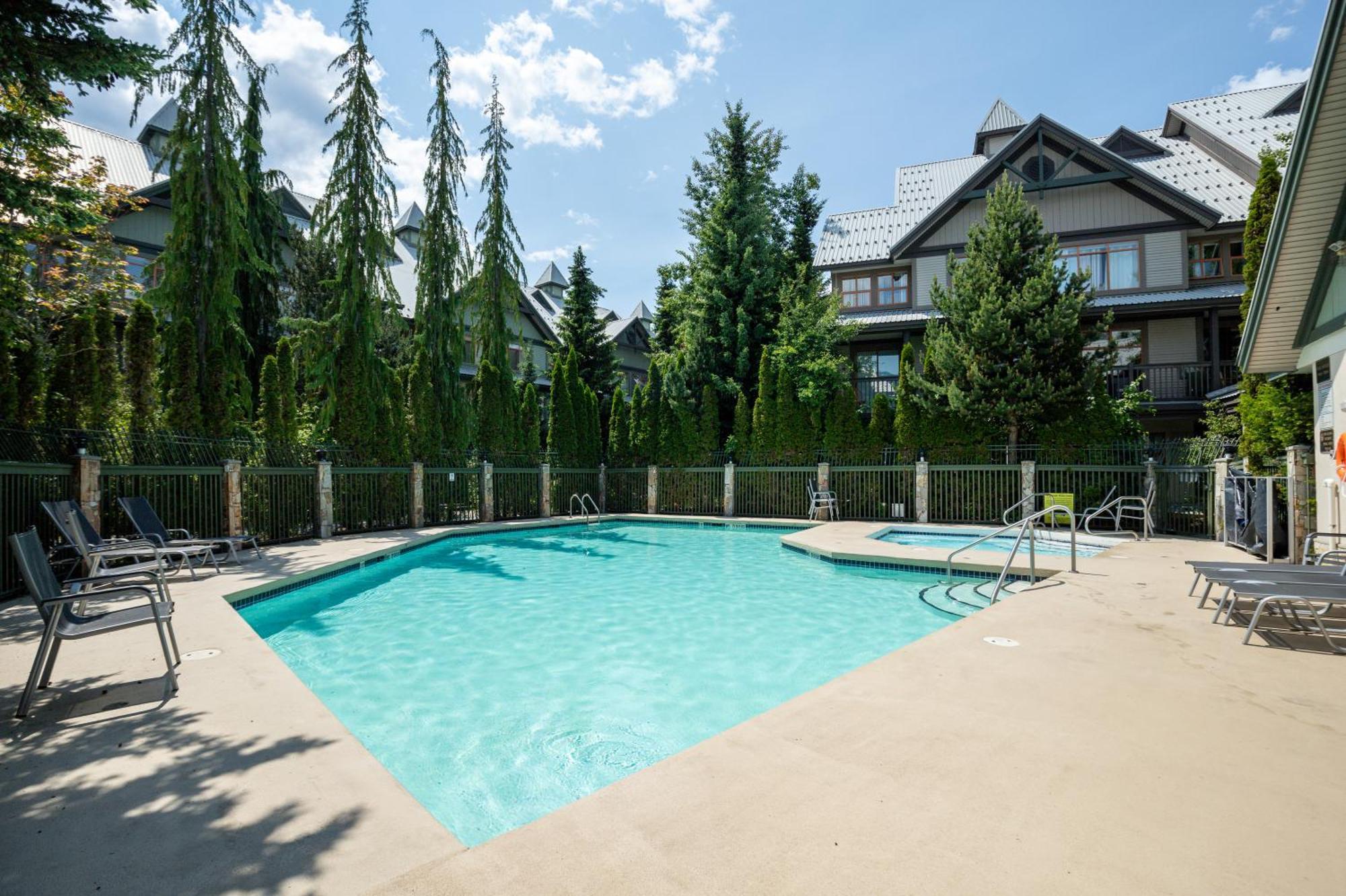Holiday home Convenient Village Location With Pool And Hot Tub Whistler