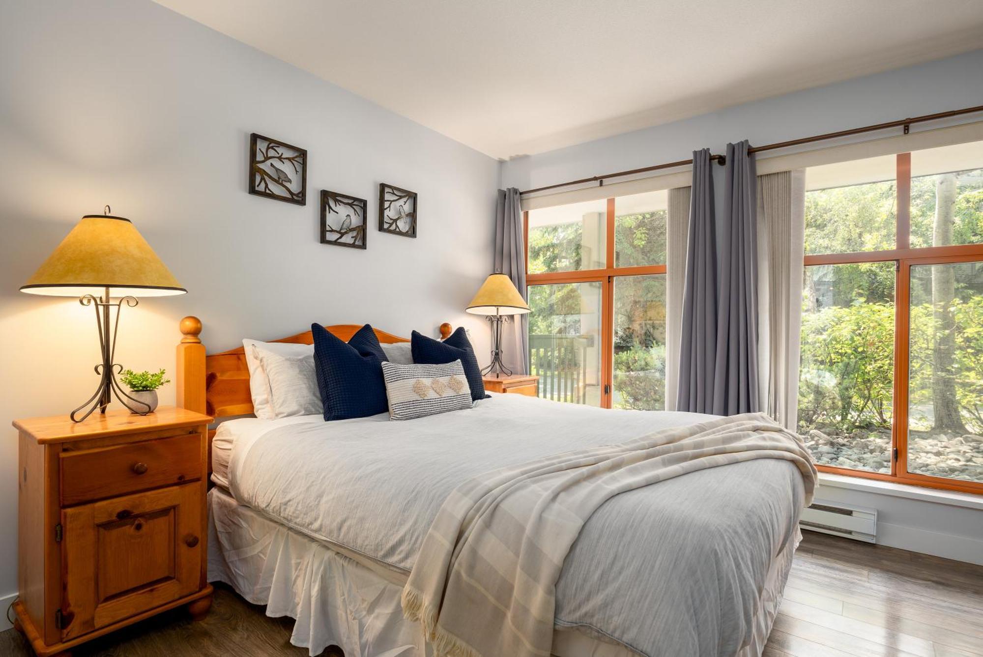 Convenient Village Location With Pool And Hot Tub Whistler