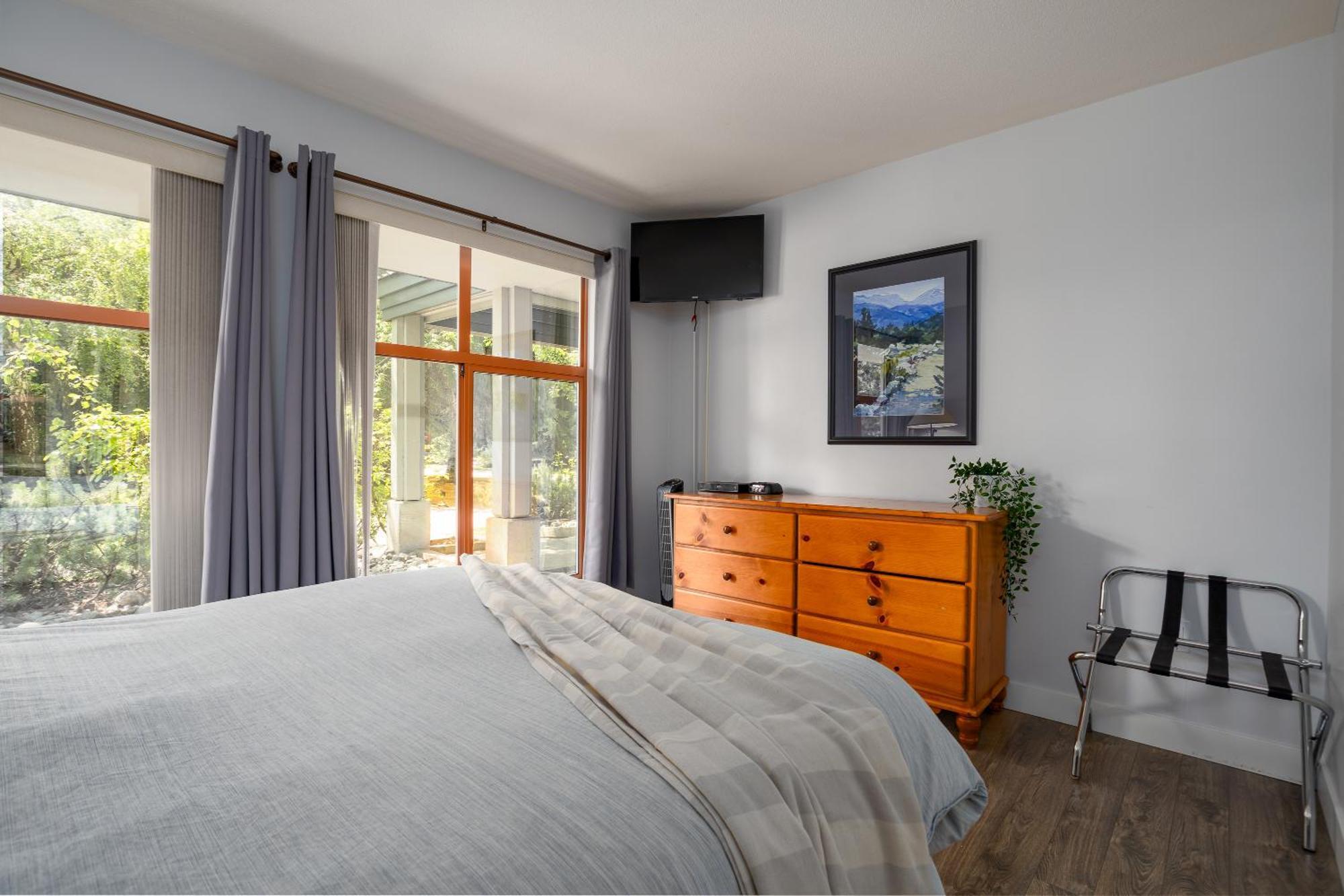 Holiday home Convenient Village Location With Pool And Hot Tub